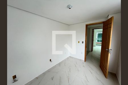 Quarto 1 de casa para alugar com 2 quartos, 65m² em Marechal Hermes, Rio de Janeiro