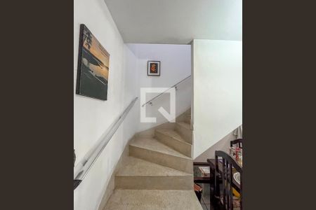 Escada de casa à venda com 3 quartos, 92m² em Sacomã, São Paulo