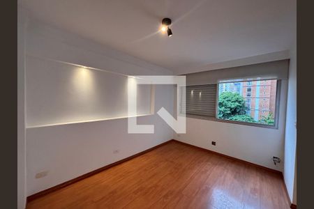 Apartamento para alugar com 3 quartos, 136m² em Cerqueira César, São Paulo