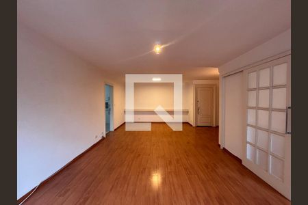 Apartamento para alugar com 3 quartos, 136m² em Cerqueira César, São Paulo
