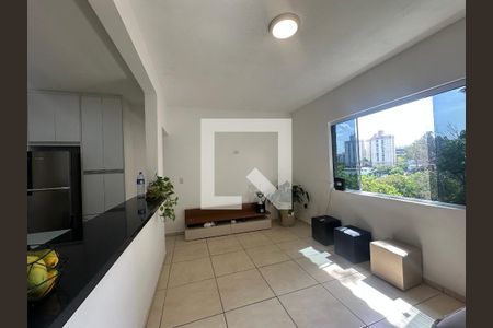 Sala de casa para alugar com 2 quartos, 80m² em Vila Sao Silvestre, Barueri