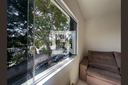 Sala de casa para alugar com 2 quartos, 80m² em Vila Sao Silvestre, Barueri