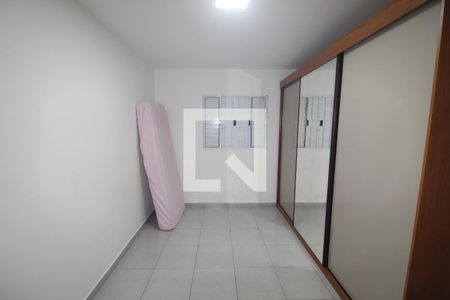 Quarto 1 de casa para alugar com 2 quartos, 90m² em Jardim Poleti, São Paulo