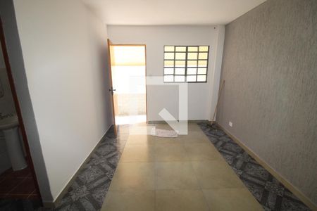 Sala de casa para alugar com 2 quartos, 90m² em Jardim Poleti, São Paulo