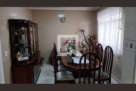 Casa à venda com 4 quartos, 240m² em Parque das Nações, Santo André