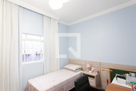 Quarto 2 de casa à venda com 3 quartos, 180m² em Serrano, Belo Horizonte