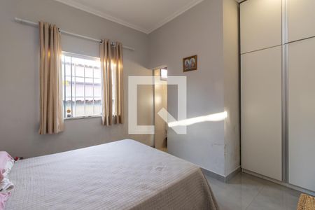 Quarto 3 de casa à venda com 3 quartos, 220m² em Novo Glória, Belo Horizonte