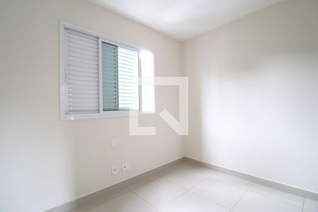 Quarto 1 de apartamento para alugar com 3 quartos, 104m² em Santa Mônica, Uberlândia