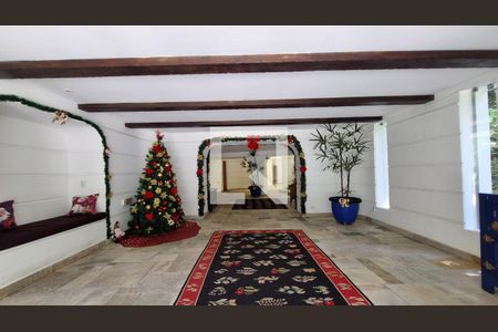 Hall de entrada de apartamento à venda com 2 quartos, 110m² em Vila Suzana, São Paulo