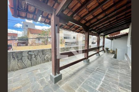 Casa para alugar com 3 quartos, 336m² em Graça, Belo Horizonte