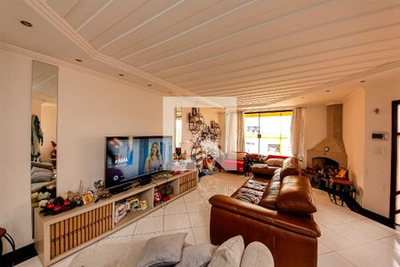 Casa para alugar com 4 quartos, 380m² em Vila Bela, São Paulo