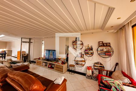 Casa para alugar com 4 quartos, 380m² em Vila Bela, São Paulo