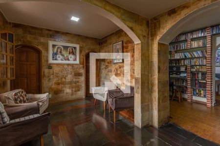 Sala de casa à venda com 5 quartos, 200m² em Conjunto Lagoa, Belo Horizonte