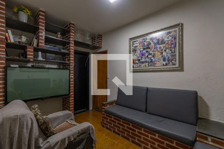 Sala 2 de casa à venda com 5 quartos, 200m² em Conjunto Lagoa, Belo Horizonte