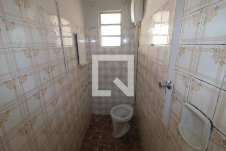 Banheiro de casa para alugar com 1 quarto, 29m² em Pestana, Osasco