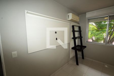 Quarto 1 de apartamento para alugar com 2 quartos, 50m² em Jardim Itu, Porto Alegre