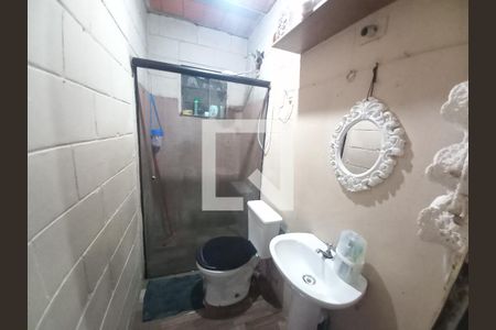 Banheiro de casa para alugar com 1 quarto, 50m² em Jóquei Club, São Vicente