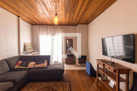 Sala de casa para alugar com 3 quartos, 300m² em Uberaba, Curitiba