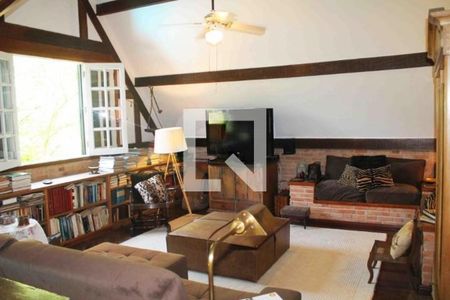 Casa à venda com 5 quartos, 650m² em Chácara Monte Alegre, São Paulo