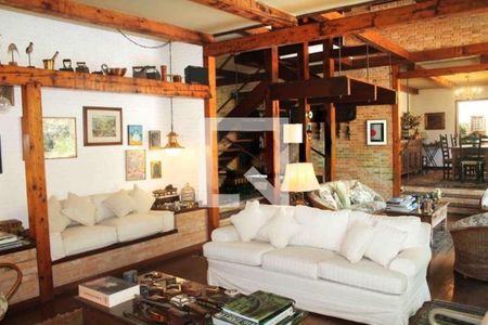 Casa à venda com 5 quartos, 650m² em Chácara Monte Alegre, São Paulo