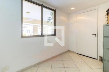 Casa à venda com 3 quartos, 221m² em Rio Pequeno, São Paulo