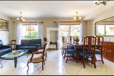 Casa à venda com 3 quartos, 221m² em Rio Pequeno, São Paulo