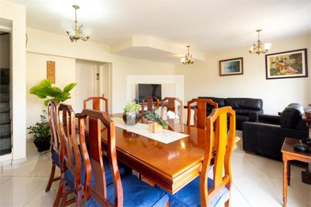 Casa à venda com 3 quartos, 221m² em Rio Pequeno, São Paulo