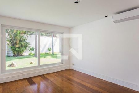 Casa à venda com 4 quartos, 700m² em Jardim Marajoara, São Paulo