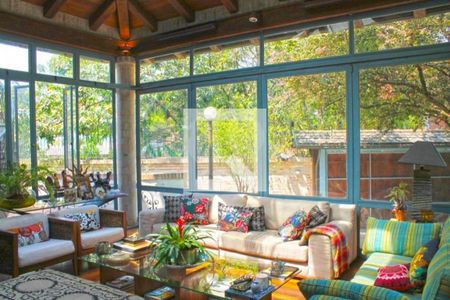 Casa à venda com 7 quartos, 434m² em Santo Amaro, São Paulo