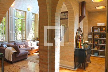 Casa à venda com 7 quartos, 434m² em Santo Amaro, São Paulo