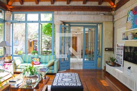 Casa à venda com 7 quartos, 434m² em Santo Amaro, São Paulo