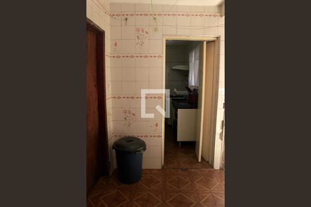 Lavanderia (casa 1) de casa à venda com 5 quartos, 150m² em Jardim Cocaia, Guarulhos