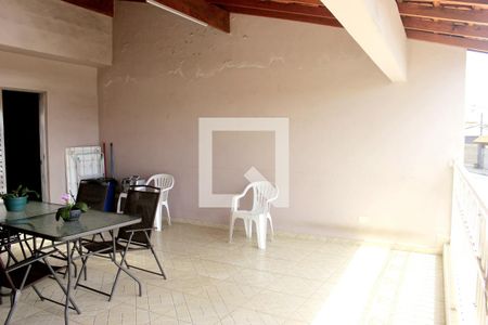 Varanda (casa 1) de casa à venda com 5 quartos, 150m² em Jardim Cocaia, Guarulhos