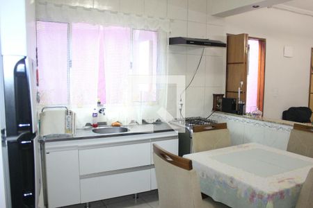 Sala com cozinha (casa 2) de casa à venda com 5 quartos, 150m² em Jardim Cocaia, Guarulhos