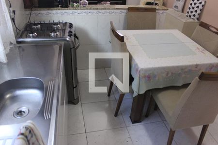 Sala com cozinha (casa 2) de casa à venda com 5 quartos, 150m² em Jardim Cocaia, Guarulhos