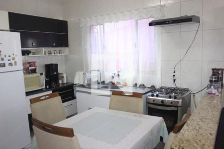 Sala com cozinha (casa 2) de casa à venda com 5 quartos, 150m² em Jardim Cocaia, Guarulhos