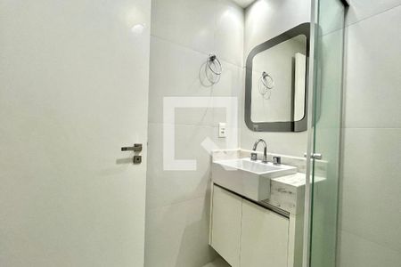 Banheiro de kitnet/studio para alugar com 1 quarto, 26m² em Vila Clementino, São Paulo