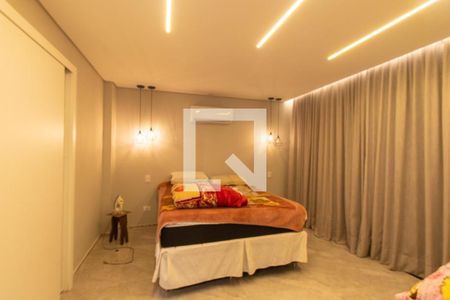 Quarto 2 Suíte de casa de condomínio para alugar com 2 quartos, 215m² em Pinheirinho, Curitiba