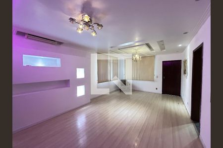 Sala de casa para alugar com 4 quartos, 266m² em Bento Ribeiro, Rio de Janeiro