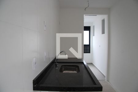 Sala e cozinha integrada com varanda gourmet de apartamento à venda com 2 quartos, 83m² em Jardim Flor da Montanha, Guarulhos