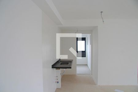 Sala e cozinha integrada com varanda gourmet de apartamento à venda com 2 quartos, 83m² em Jardim Flor da Montanha, Guarulhos