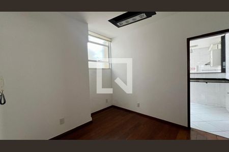 sala  de apartamento à venda com 3 quartos, 105m² em São Lucas, Belo Horizonte