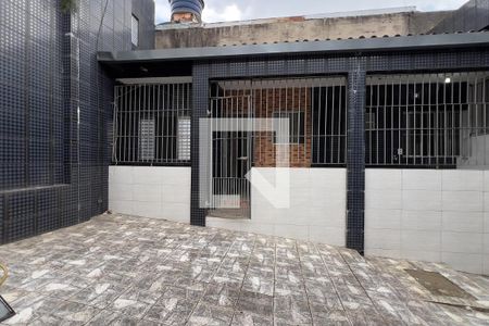 Área externa de casa para alugar com 1 quarto, 60m² em Jardim Guilhermino, Guarulhos