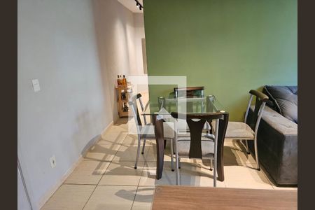 Sala de apartamento para alugar com 2 quartos, 54m² em Jardim California, Jacareí