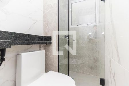 Banheiro da Suíte 1 de apartamento para alugar com 2 quartos, 42m² em Fazenda Caguaçu, São Paulo