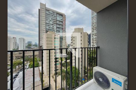 Sacada  de apartamento para alugar com 1 quarto, 27m² em Campo Belo, São Paulo