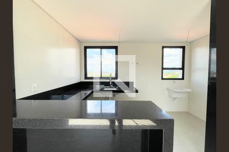 Cozinha de apartamento à venda com 4 quartos, 144m² em Planalto, Belo Horizonte