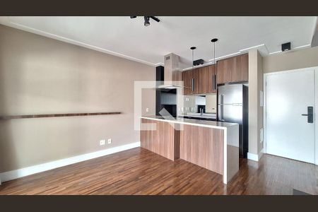 Sala / Cozinha de apartamento para alugar com 1 quarto, 50m² em Barra Funda, São Paulo