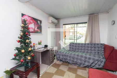 Sala de casa à venda com 4 quartos, 300m² em Vila Nova, Porto Alegre