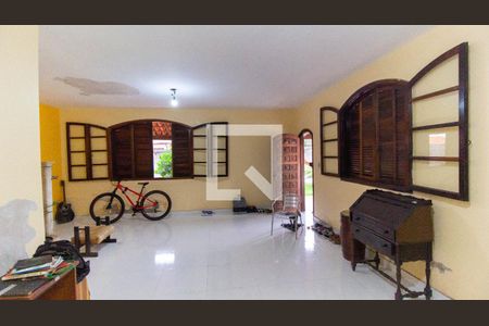 Casa para alugar com 4 quartos, 450m² em Itaipu, Niterói